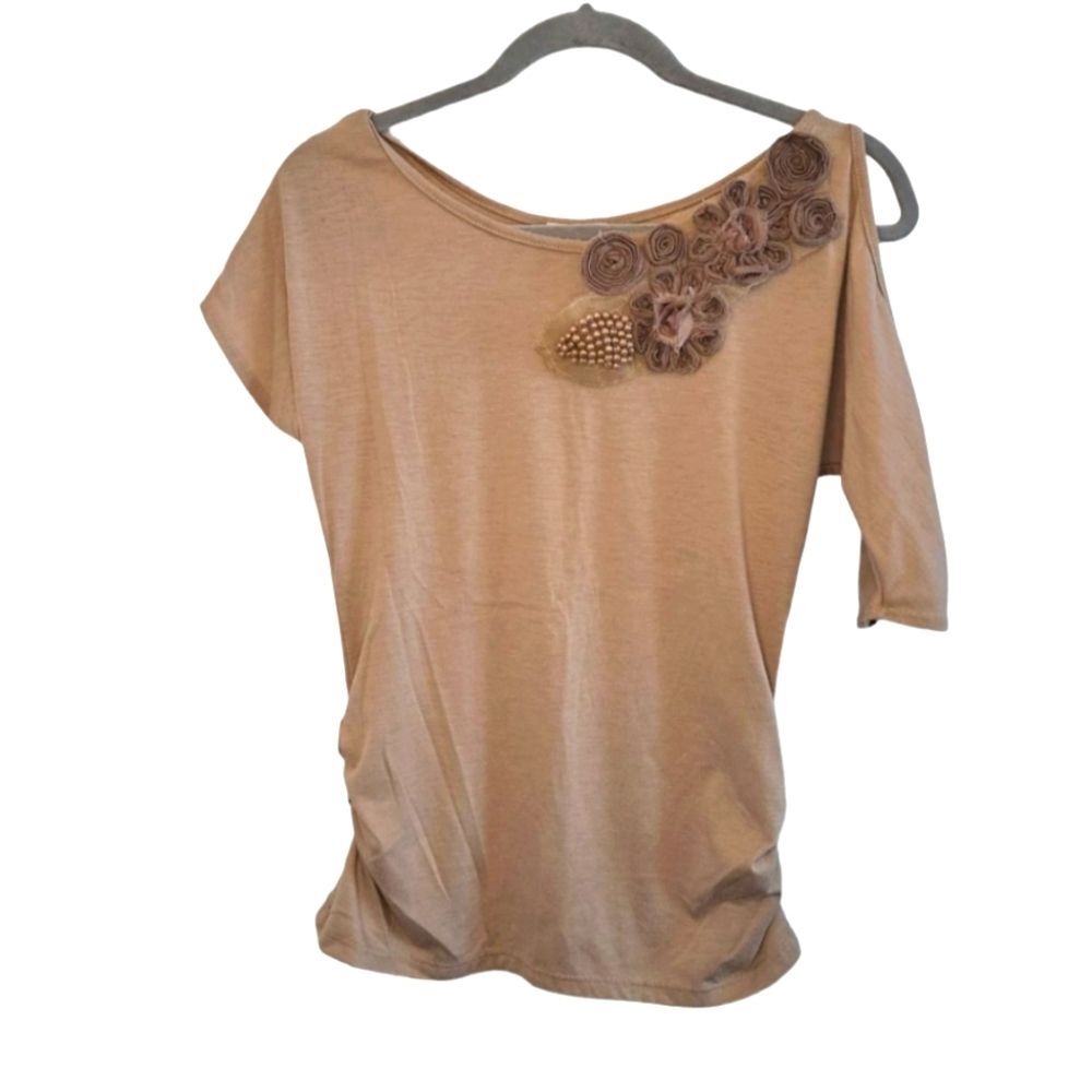 Fiona & Purple Tan Asymmetrical Neutral Off Shoulder Floral Top Size Large